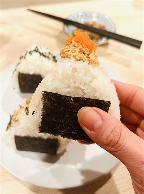 Spicy Salmon Onigiri (Japanese rice balls) - Olivia Yi