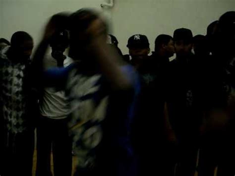 krump battle - YouTube