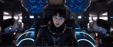 Luc Besson Sci-FI Valerian And The City Of A Thousand Planets Trailer