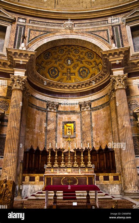 Altar in the pantheon hi-res stock photography and images - Alamy