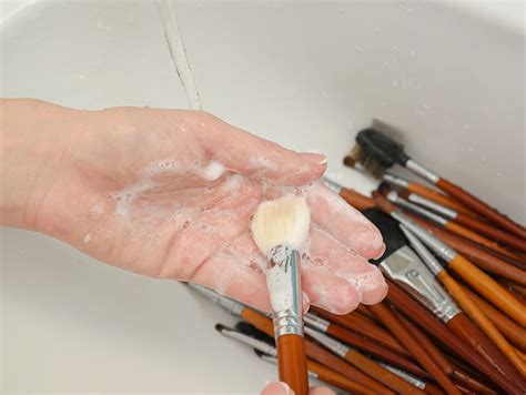 Ultimate Guide: How to Clean Makeup Brushes for Flawless Application