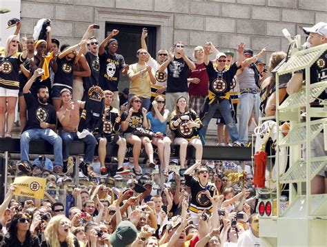 Boston Bruins and their fans celebrate team's first NHL title since ...