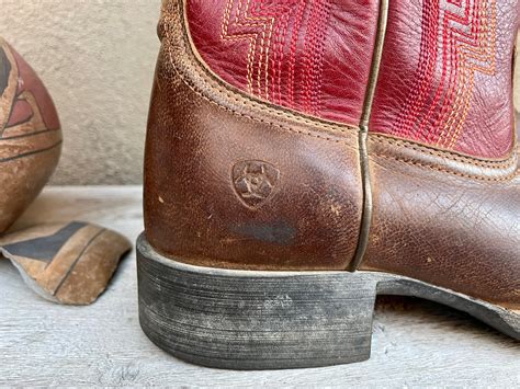 Vintage Square Toe Ariat Boots Women's Size 7.5B (Runs Small) Brown and Orange Yellow Red Leather