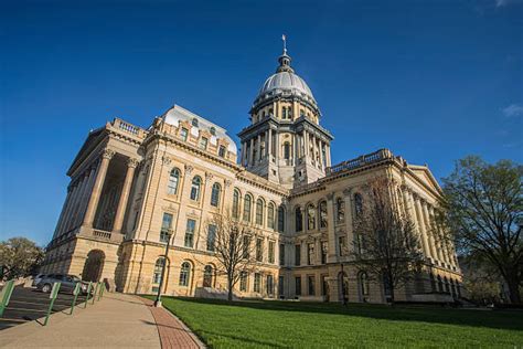 Illinois Capitol Building Stock Photos, Pictures & Royalty-Free Images ...