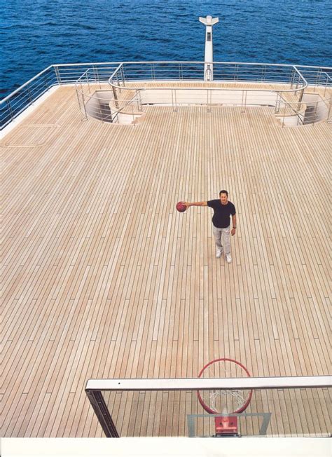 Yacht Rising Sun • Lurssen • 2004 • Photos & Video
