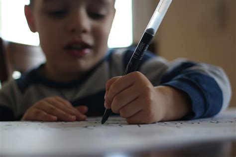 Enseñando a leer y escribir a niños con autismo - Autismo Diario