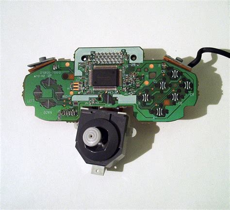 File:N64-controller-circut board.jpg - Wikimedia Commons