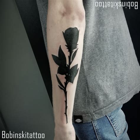 Black Rose Silhouette Tattoo by Dave Nolan - Bobinski Tattoo, Ashford, Kent | Postagens