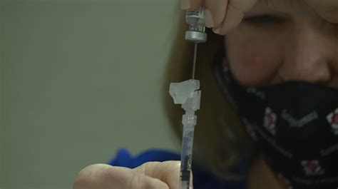 First group of Jackson General workers get COVID-19 vaccine - WBBJ TV