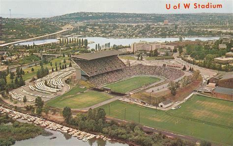 Husky Stadium (C17695) - Stadium Postcards