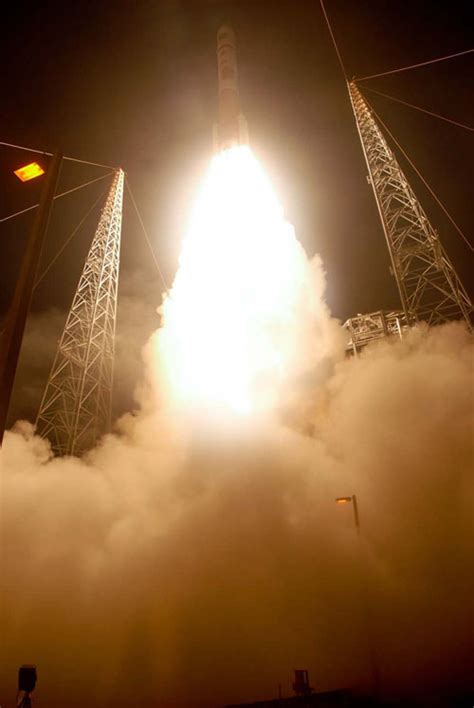 Spaceflight Now | Delta Launch Report | Delta 4 rocket launches on ...