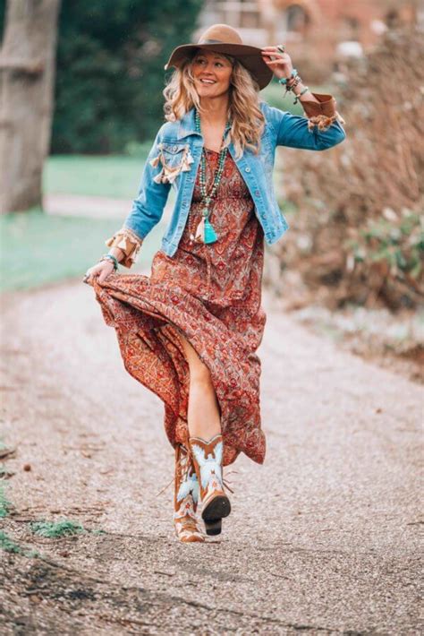 Some fabulous cowboy boots and a vintage maxi dress – Artofit