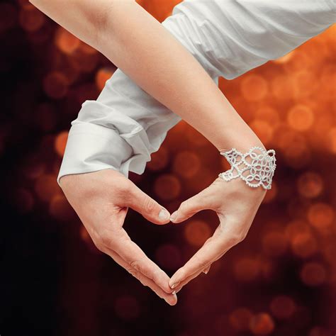 73 Wallpaper Of Couple Hands Pictures - MyWeb