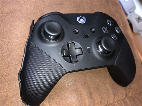 After over a year of use, the rubber on my Elite Series 2 controller are starting to peel off 🥲 ...