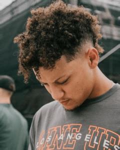 Patrick Mahomes haircut - with real life photos - Dr HairStyle