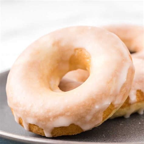 Homemade glazed donuts - how to make easy glazed donuts