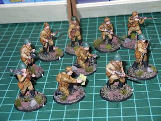 WORLD WAR 2 MODELZONE: 28mm Russian Infantry And Guns By The Plastic Soldier Company