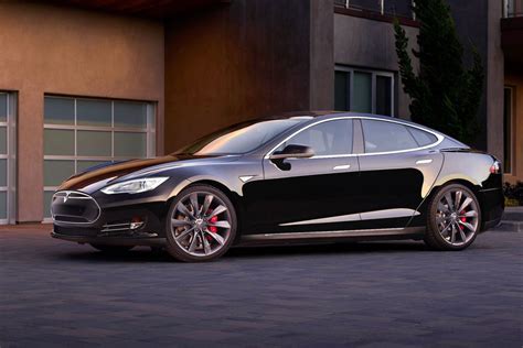 Tesla Model S in black with Turbine Wheels · The Nerdy Talk