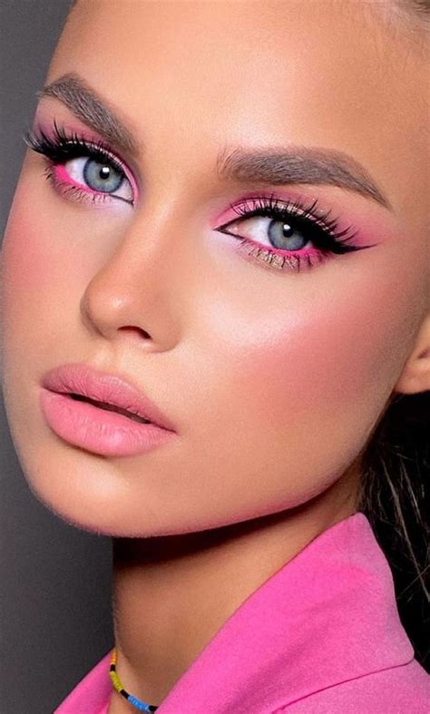 Pink Eye Makeup Looks