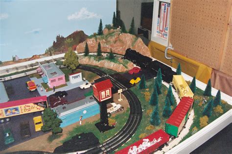 Toys and Stuff: TRAIN TIME: Marx Hershey's Layout