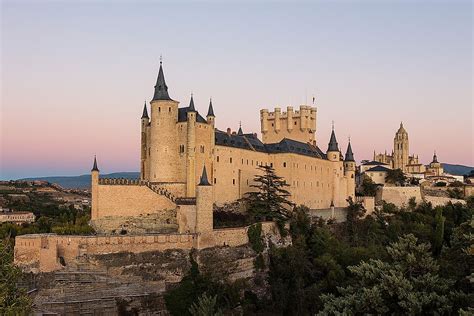 10 Of The Oldest Castles In Europe You Can Actually Visit - WorldAtlas
