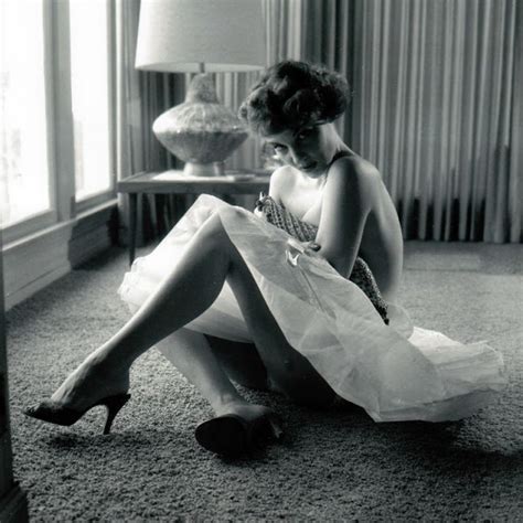 35 Glamorous Photos of Allison Hayes in the 1950s | Vintage News Daily