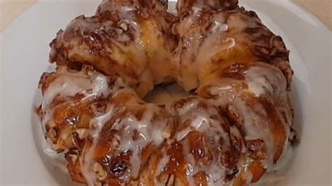 Cinnamon Roll Pecan Bundt Cake Recipe