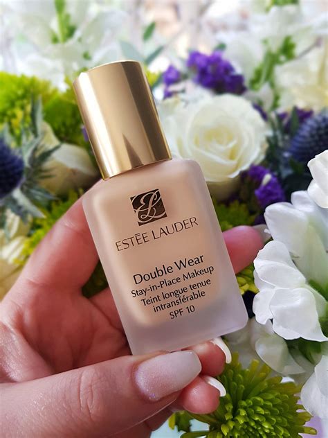 Estee Lauder Double Wear Stay-in-Place SPF 10 Liquid Foundation • Foundation Review Swatches ...