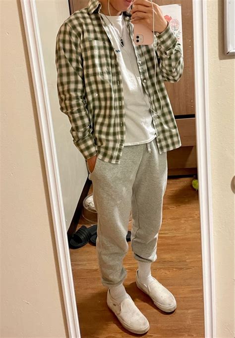 flannel + sweatpants | Guys clothing styles, Flannel outfits fall ...