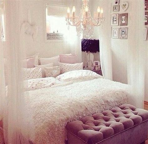 Girly Bedroom Decorating Ideas – Julia Palosini