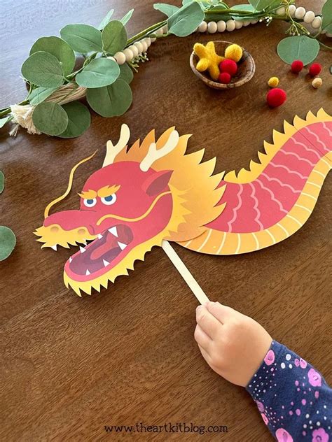 Chinese New Year Dragon Paper Craft {FREE PRINTABLE!} - The Art Kit