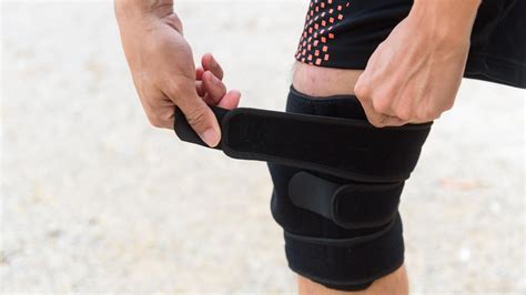 Best Knee Sleeves For Squats | DumbbellsReview.com