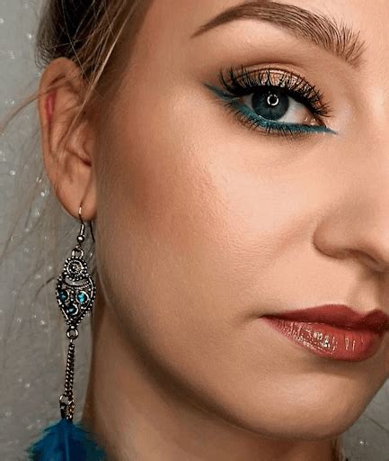 Best 5 Green Eyeliner Looks To Try in 2024