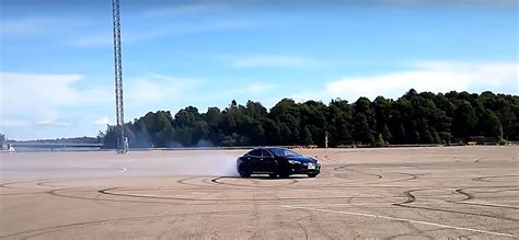 Eight Minutes of Tesla Model S Cars Drifting Is a True EV Redemption ...