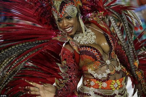 Rio carnival dancers sparkle in greatest show on Earth | Daily Mail Online