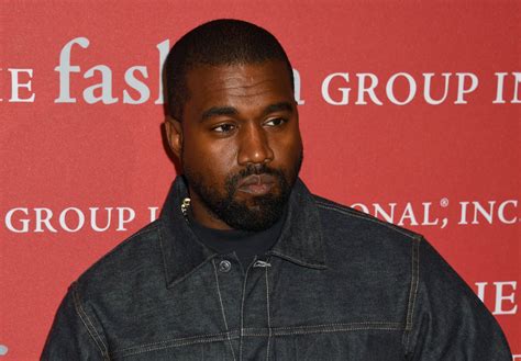 Kanye West - Kanye West West llora frente a Kim Kardashian al ... : Kanye west — dark fantasy 04 ...