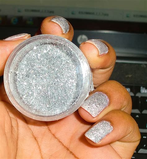 crazygirl653: Uñas con glitter :)