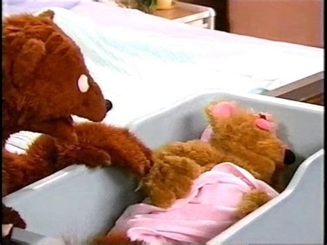 "Sesame Street" Curly Bear Is Born (TV Episode 2003) - IMDb