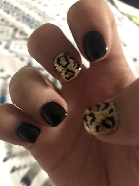 Cheetah print nails