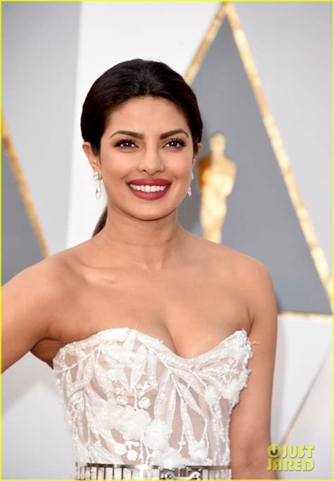 Priyanka Chopra is Lovely in White Lace for Oscars 2016: Photo 3591849 ...