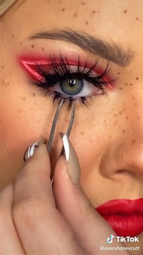 Bottom lash tutorial [Video] | Rave makeup, Grunge makeup, Makeup ...