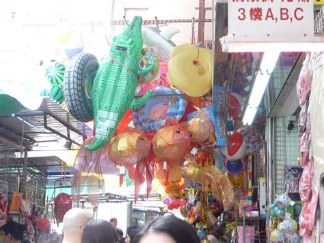 WEBS OF SIGNIFICANCE: Sham Shui Po shopping and window shopping