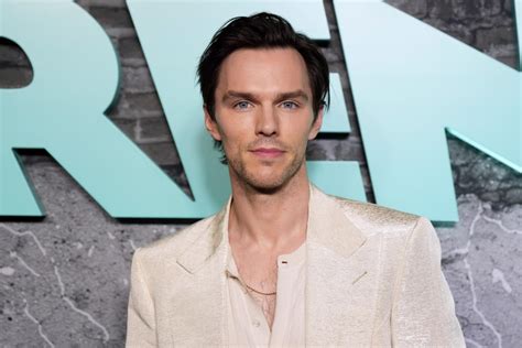 Nicholas Hoult experienced a 'similar attraction' to early Hugh Grant - Trending News