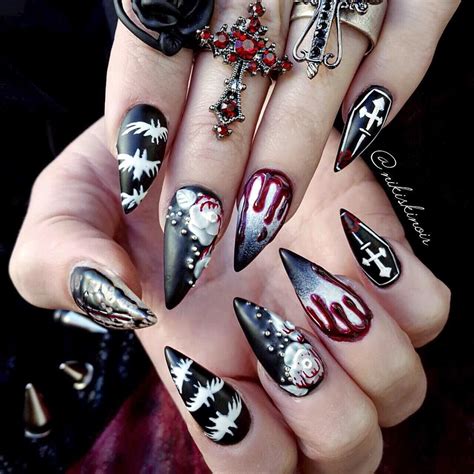 See this Instagram photo by @nikiskinoir • 697 likes | Halloween nail art, Skull nails ...