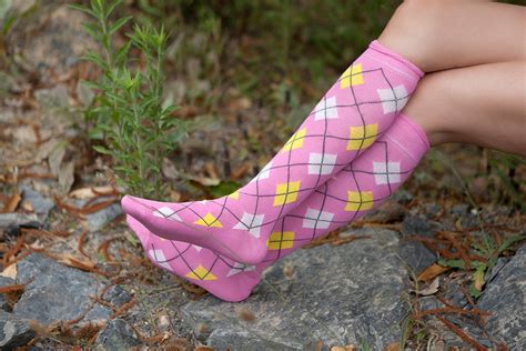 Women's Traditional Argyle Knee High Socks Set - Socks n Socks