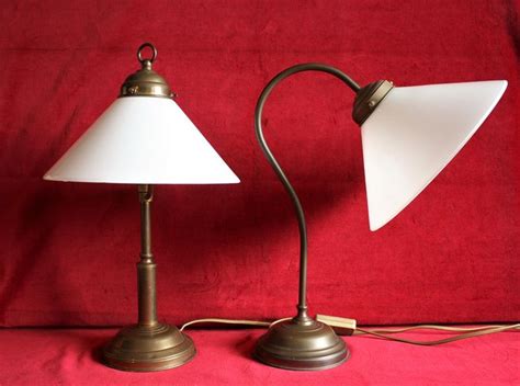 An art deco table lamp and an art deco desk lamp, both - Catawiki