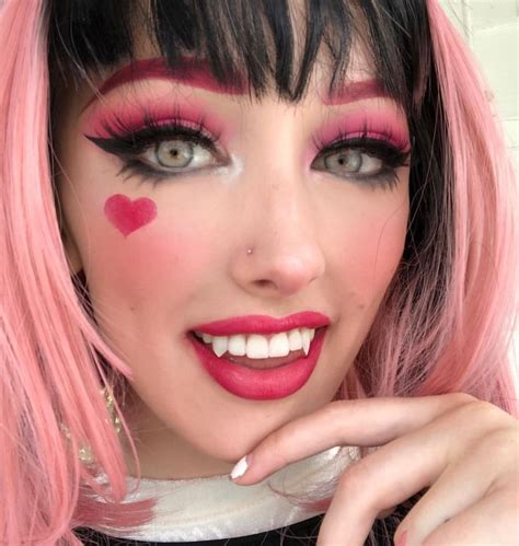 𝓝𝓲𝓷𝓪 on Instagram: “Here’s a Draculaura Monster High Doll inspired look ...