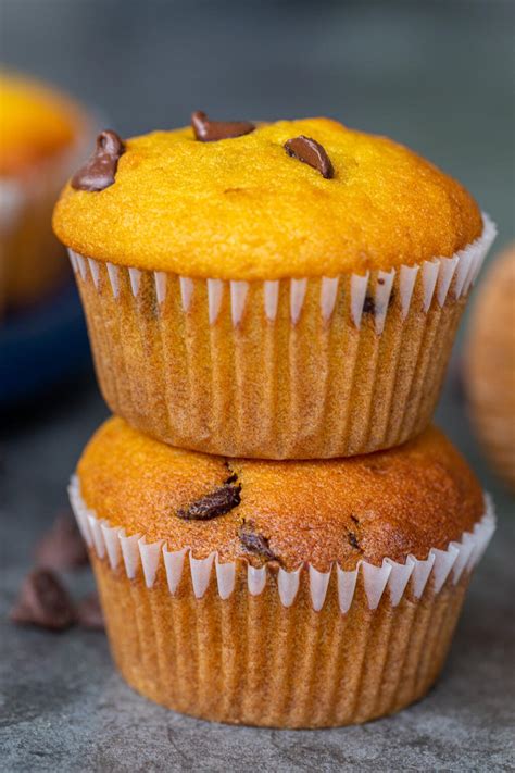 Pumpkin Chocolate Chip Muffins - Momsdish