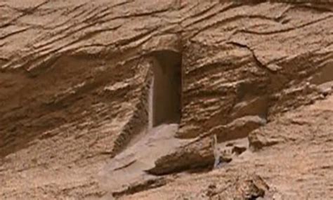 Secret "Doorway" Spotted on Mars Sparks Theories of Alien Life ...