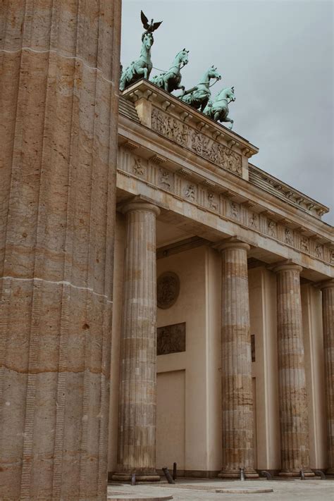 Image of Brandenburg Gate by Team PhotoHound | 1037208